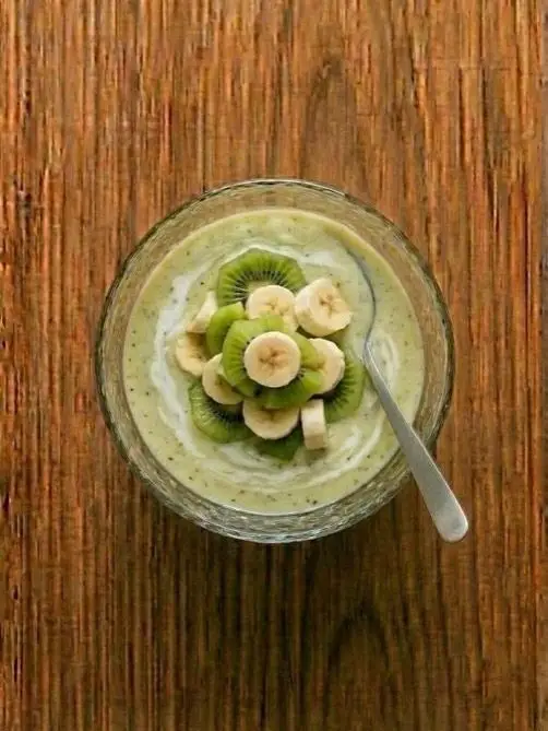 Batido de kiwi y plátano con leche