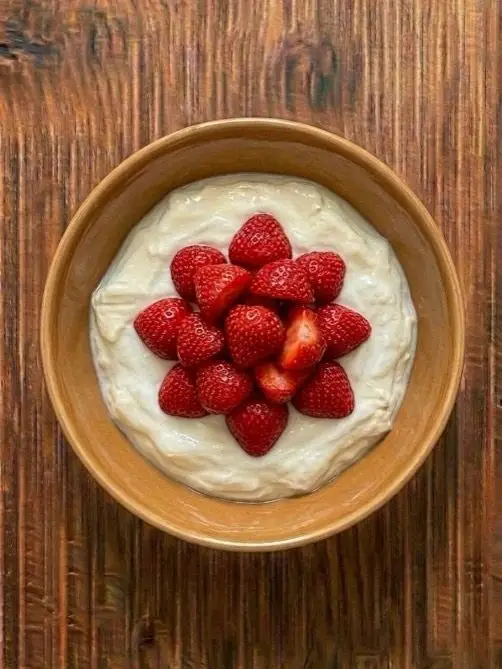 Yogur natural con fresas