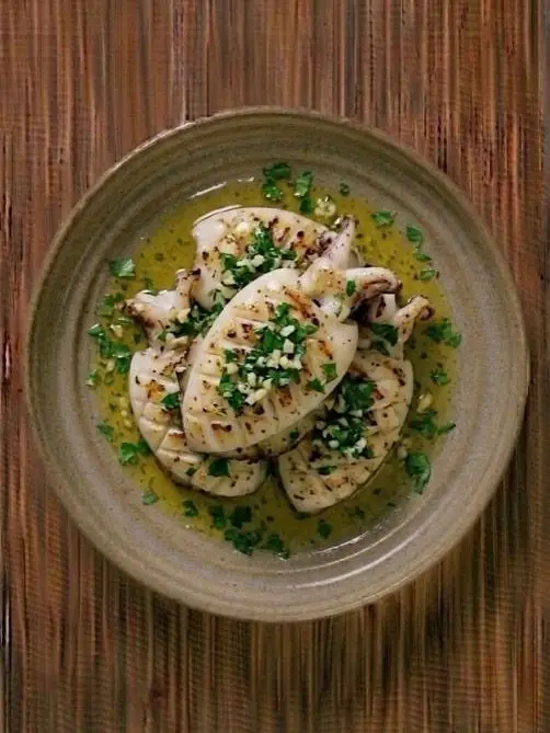 Sepia a la plancha con ajo y perejil