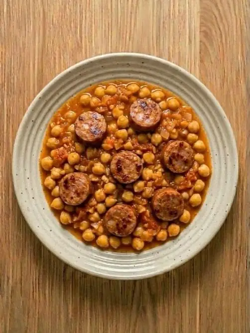 Garbanzos con Butifarra