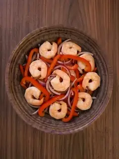 Salpicón de gambas y pimiento