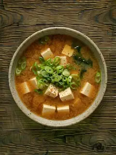 Sopa de Miso con Tofu