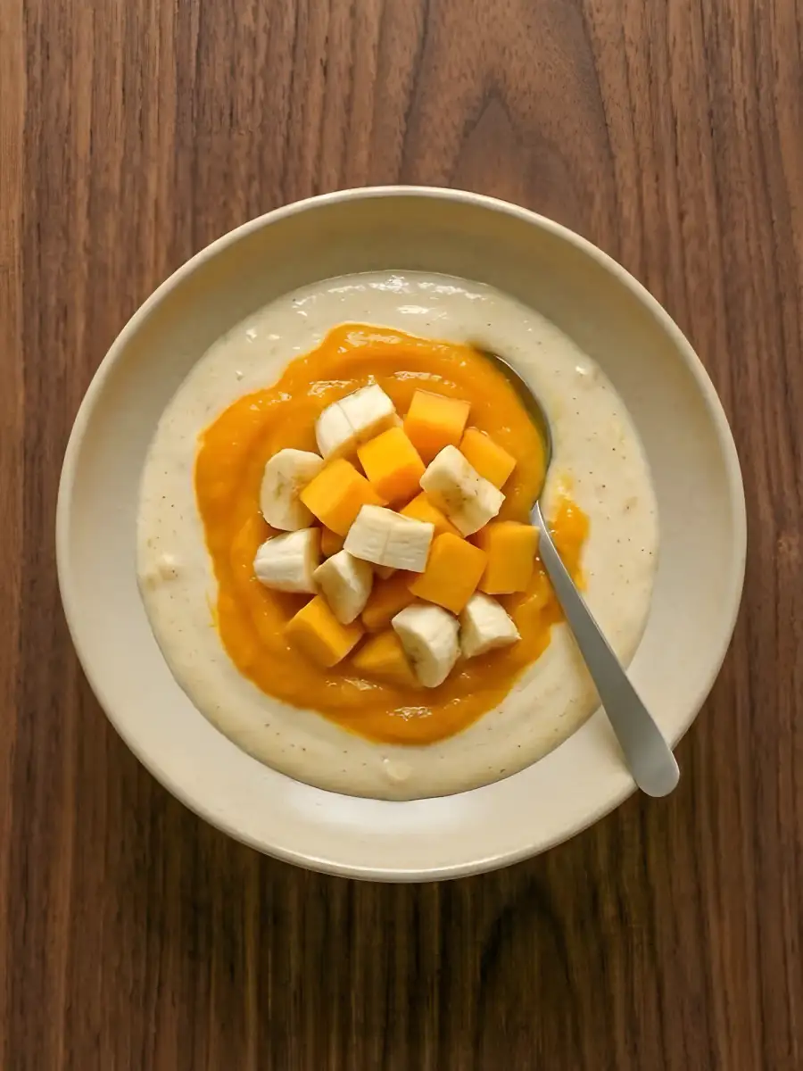 Foto de Batido de mango y plátano con leche de avena