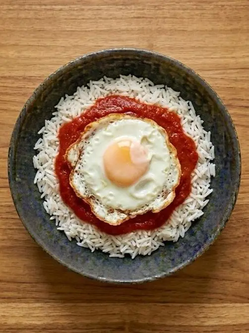 Arroz a la cubana rápido