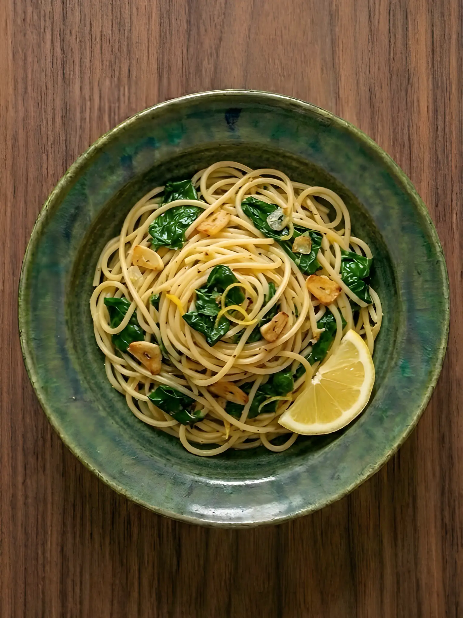 Pasta con espinacas y ajo al limón