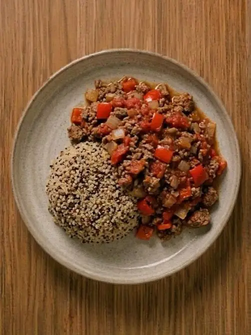 Quinoa con carne picada magra y pimiento