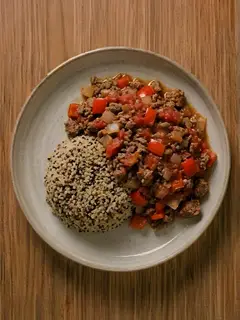 Quinoa con carne picada magra y pimiento