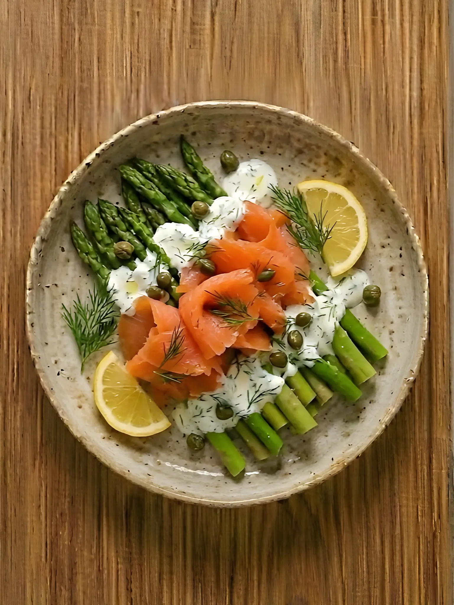 Ensalada de Salmón Ahumado y Espárragos