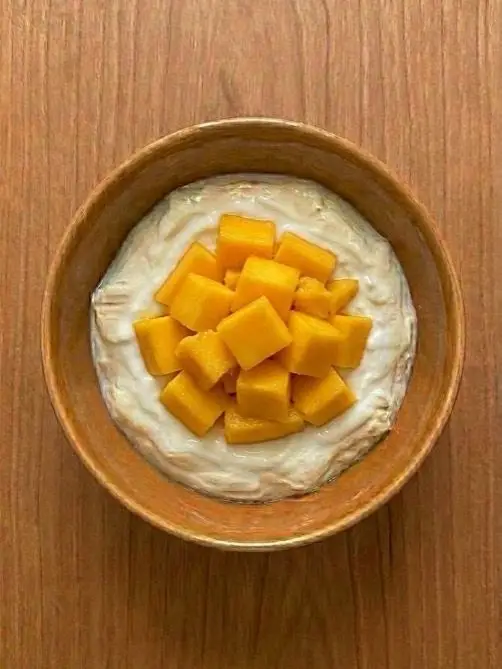 Yogur natural con mango