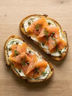 Tosta de Salmón Ahumado y Queso Crema