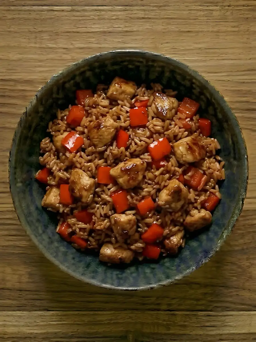 Foto de Arroz salteado con pollo y pimiento