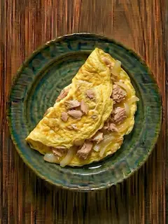 Tortilla de atun y cebolla