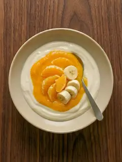 Batido de naranja y plátano con leche