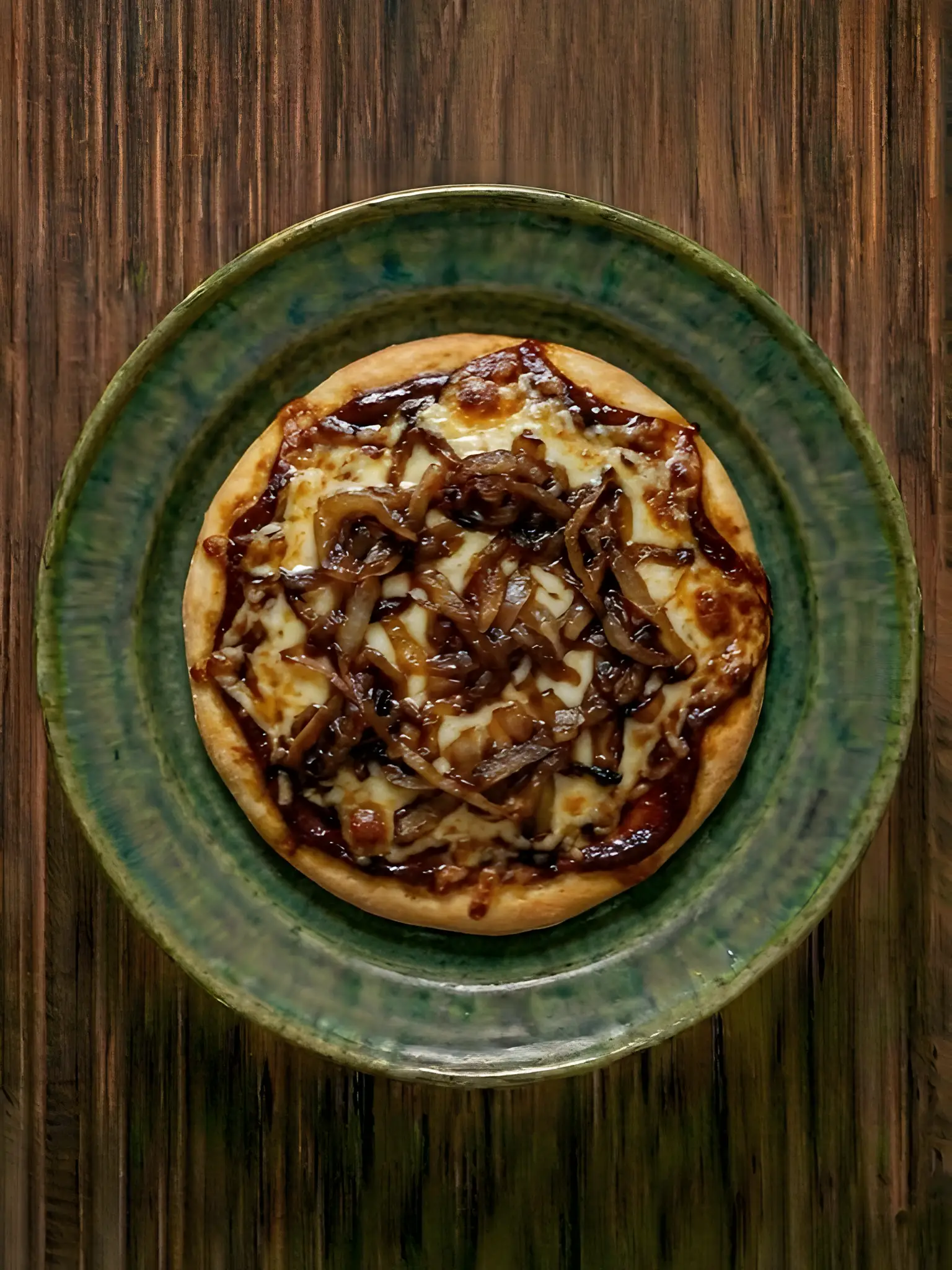 Pizza de barbacoa congelada con cebolla caramelizada