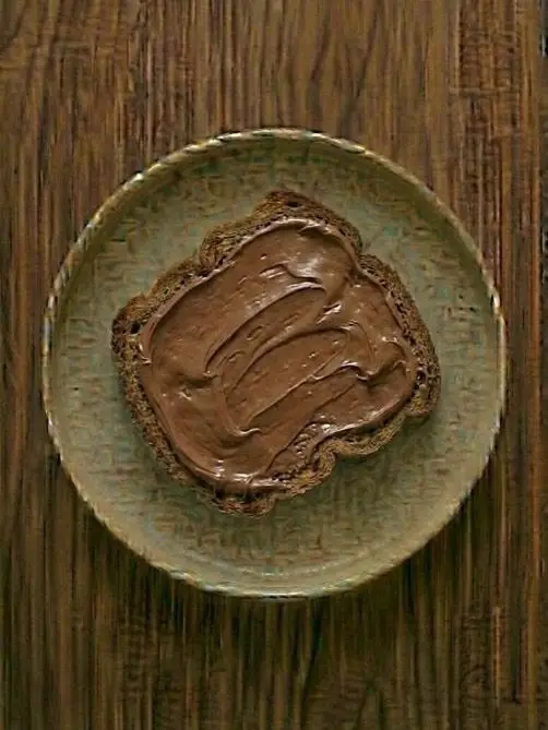 Tostada de centeno con crema de cacao