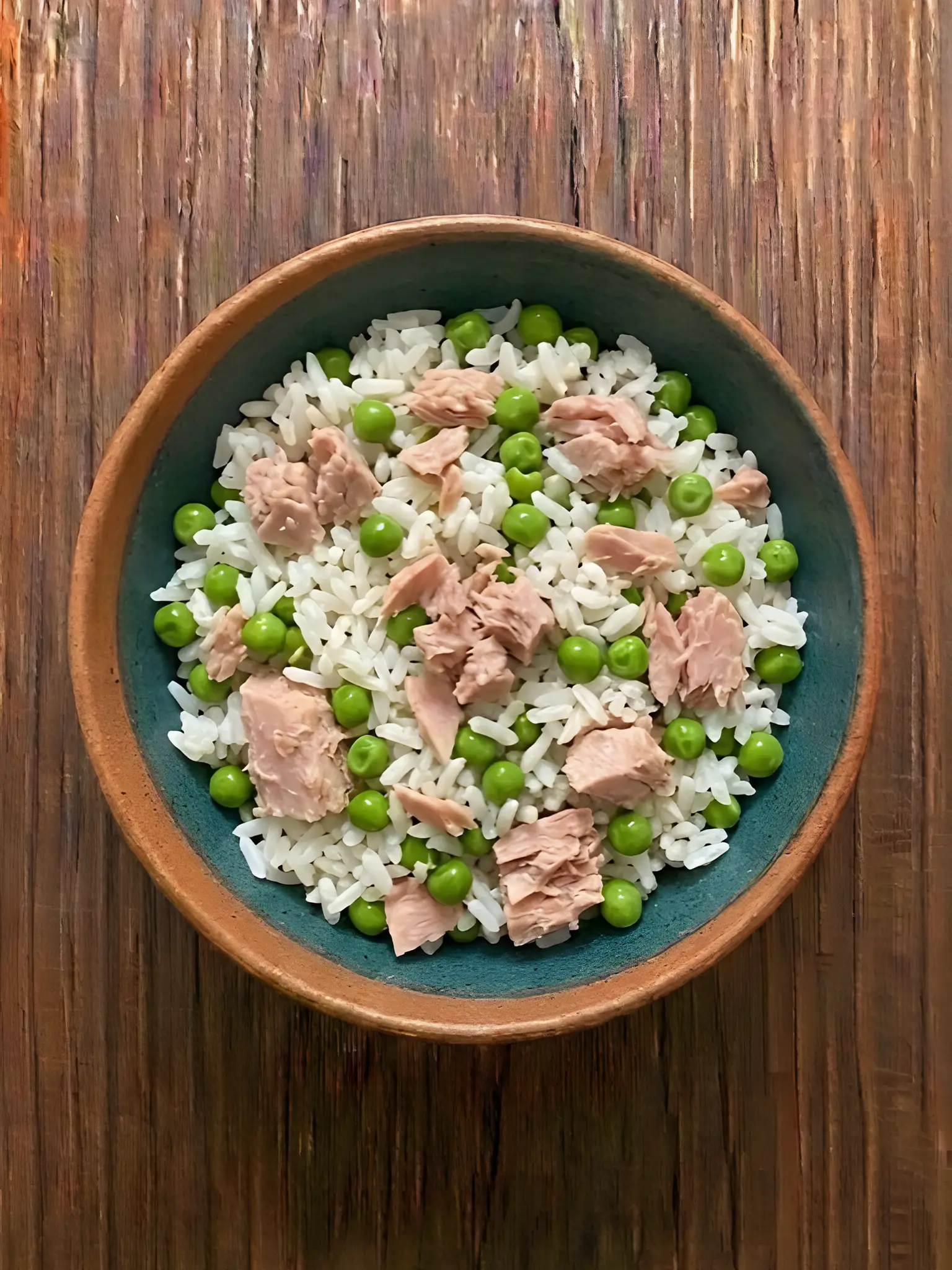 Arroz con atún y guisantes