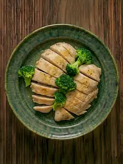 Pechuga de pollo con verduras al microondas