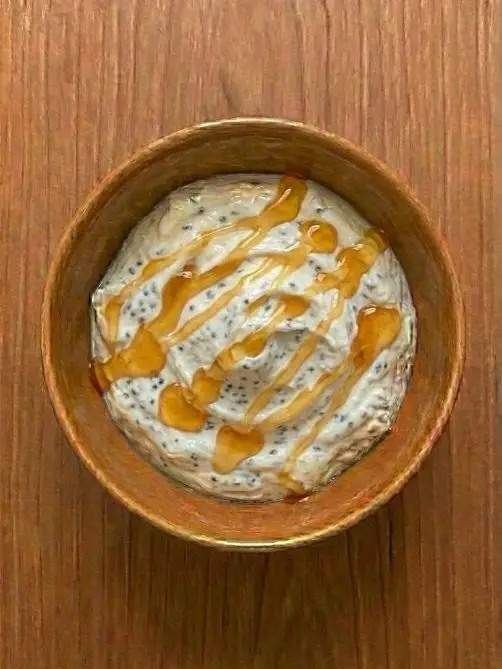 Yogur natural con miel y semillas de chia