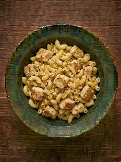 Macarrones con pollo al ajillo